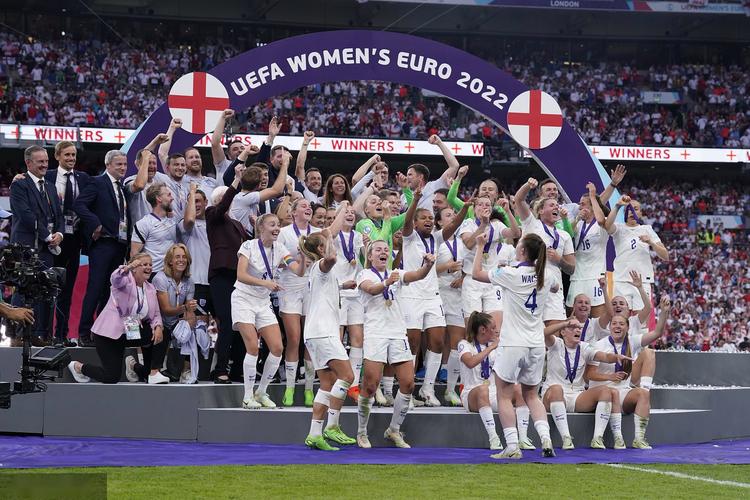 英格兰女足赢得欧洲杯（英格兰女足比赛视频）